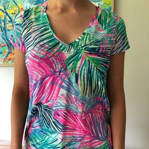 Lilly Pulitzer short sleeve top (size xs)